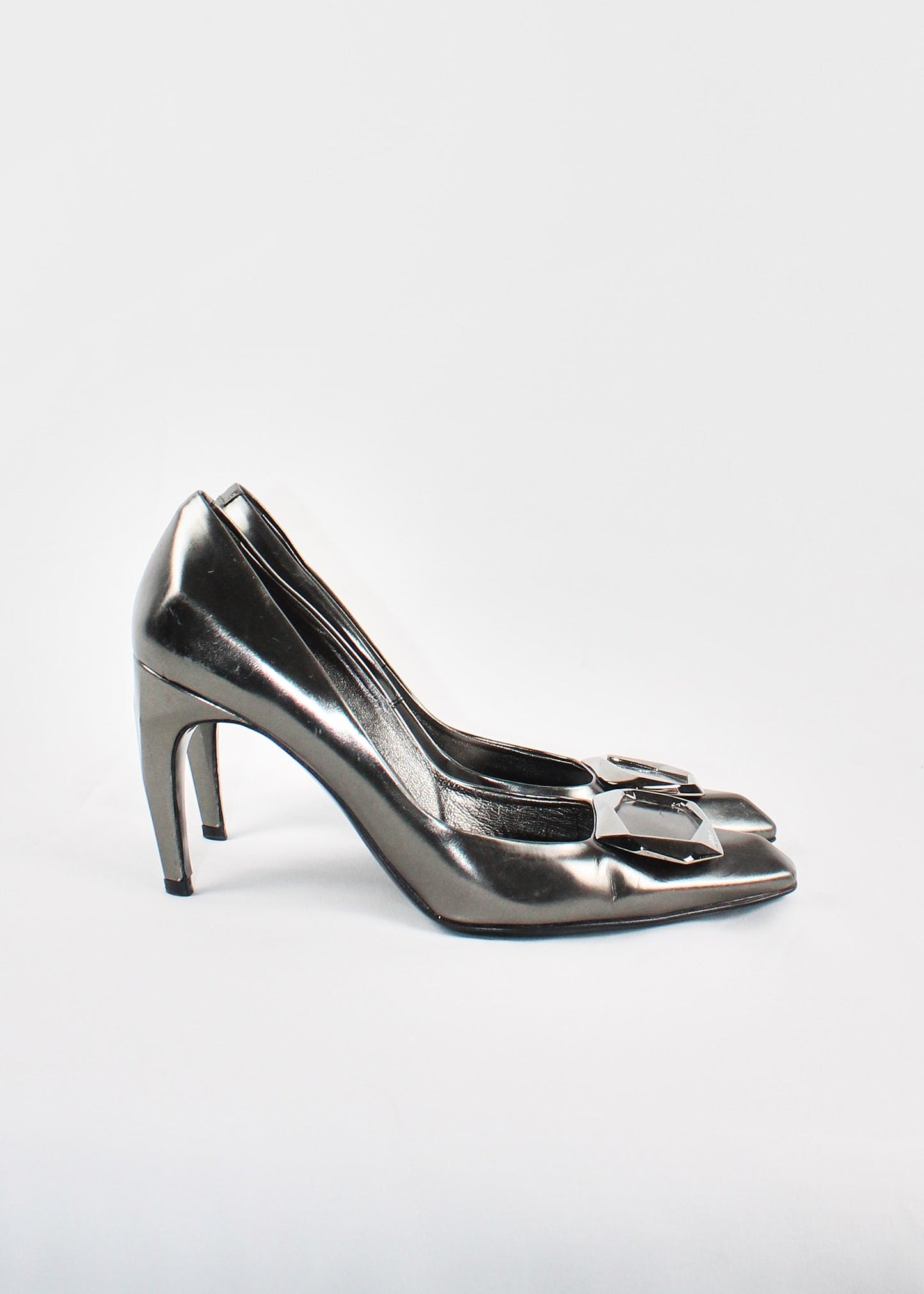Roger Vivier Silver Shoes (SIZE 39.5)