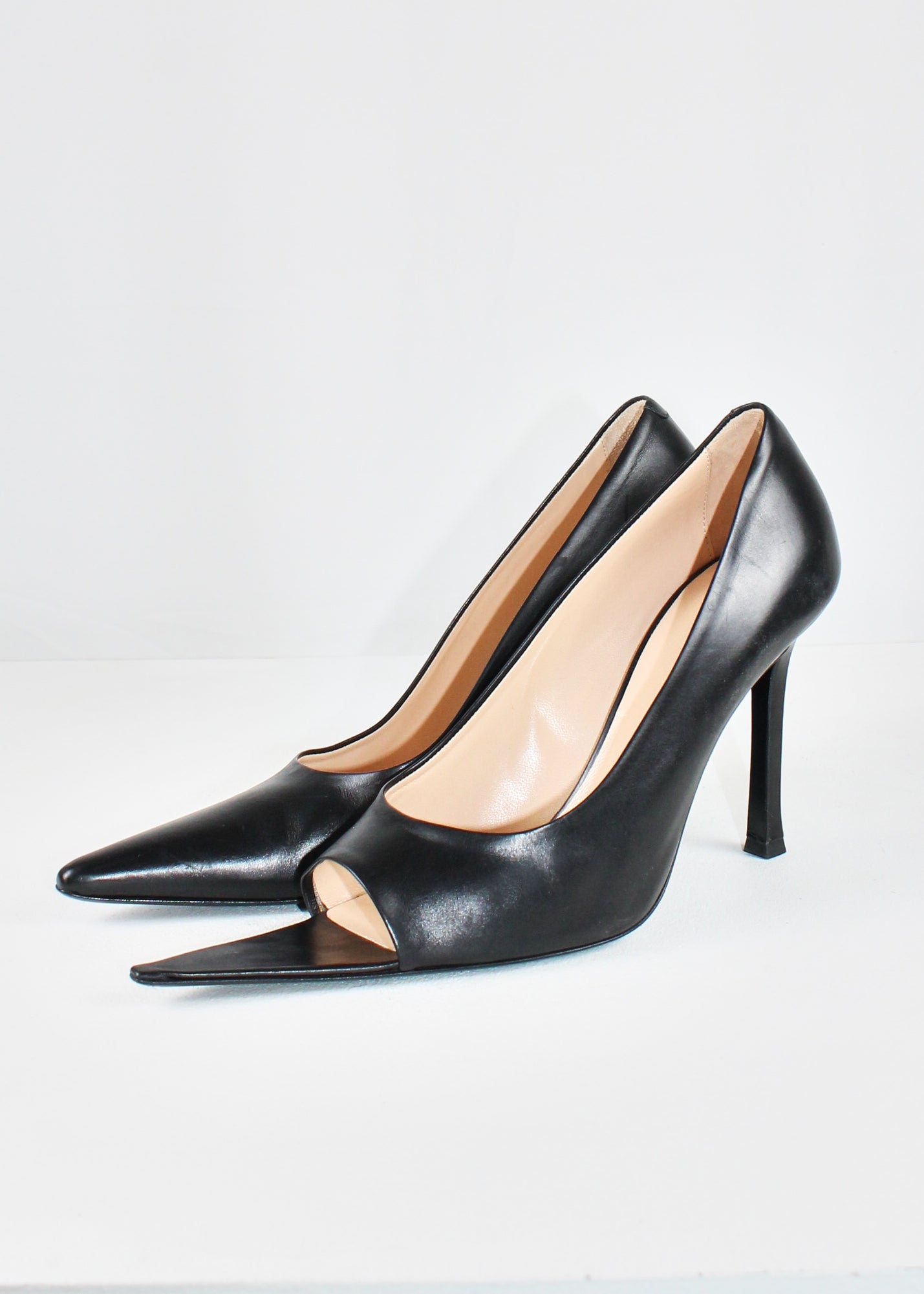 Erika Cavallini Asymmetric Pointed-Toe Pumps