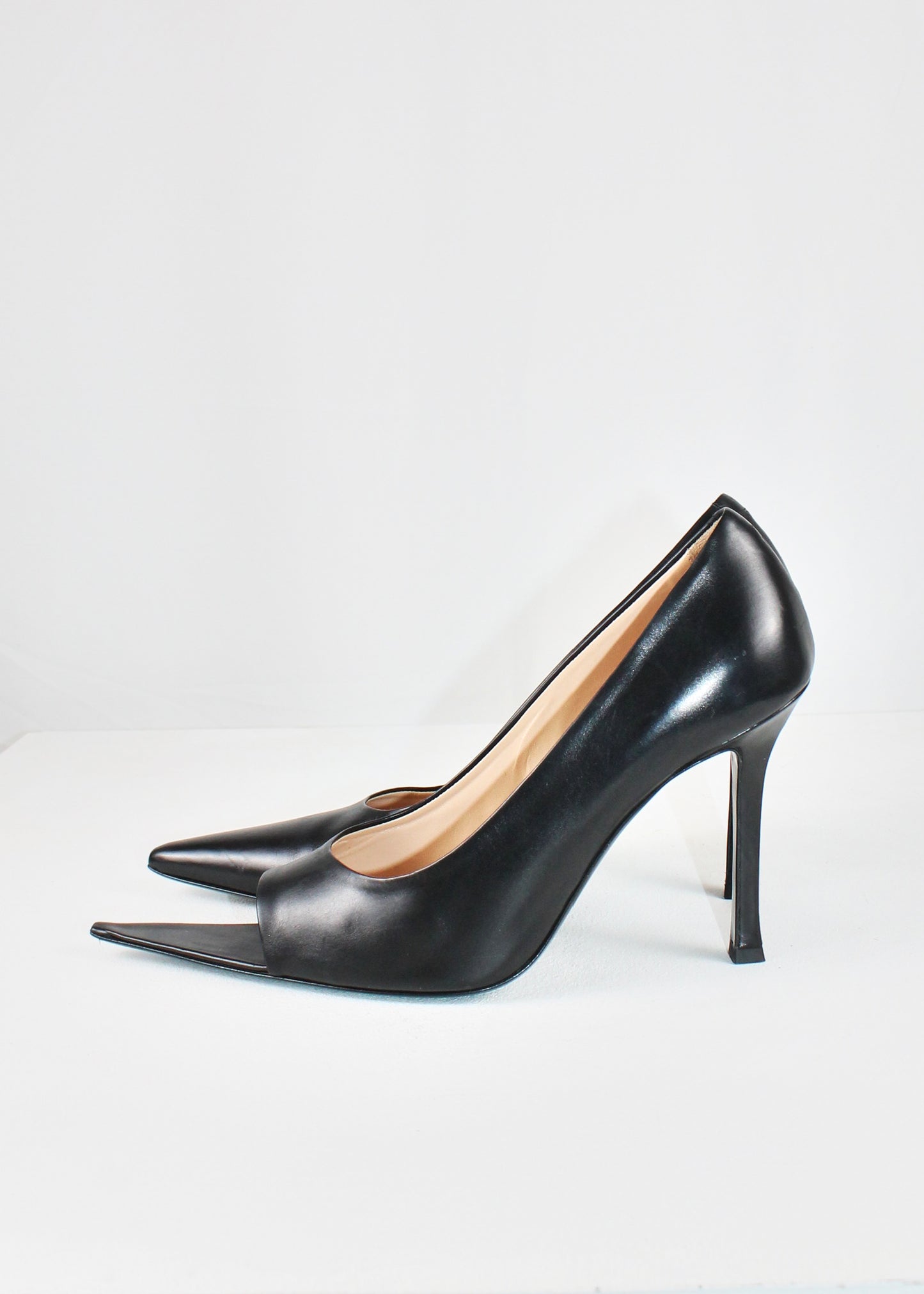 Erika Cavallini Asymmetric Pointed-Toe Pumps