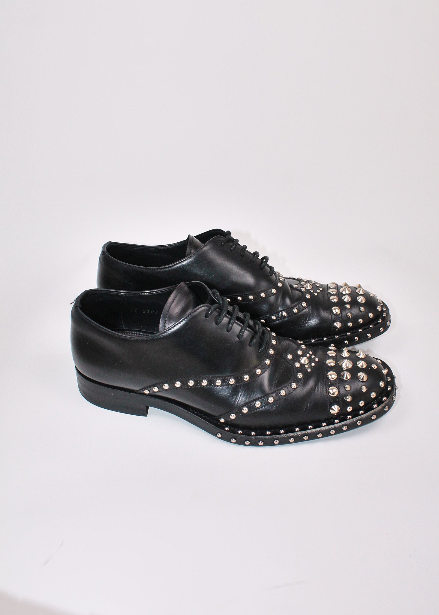 Prada Studded Oxford Shoes (FW 2012) (SIZE 41) – Repositório