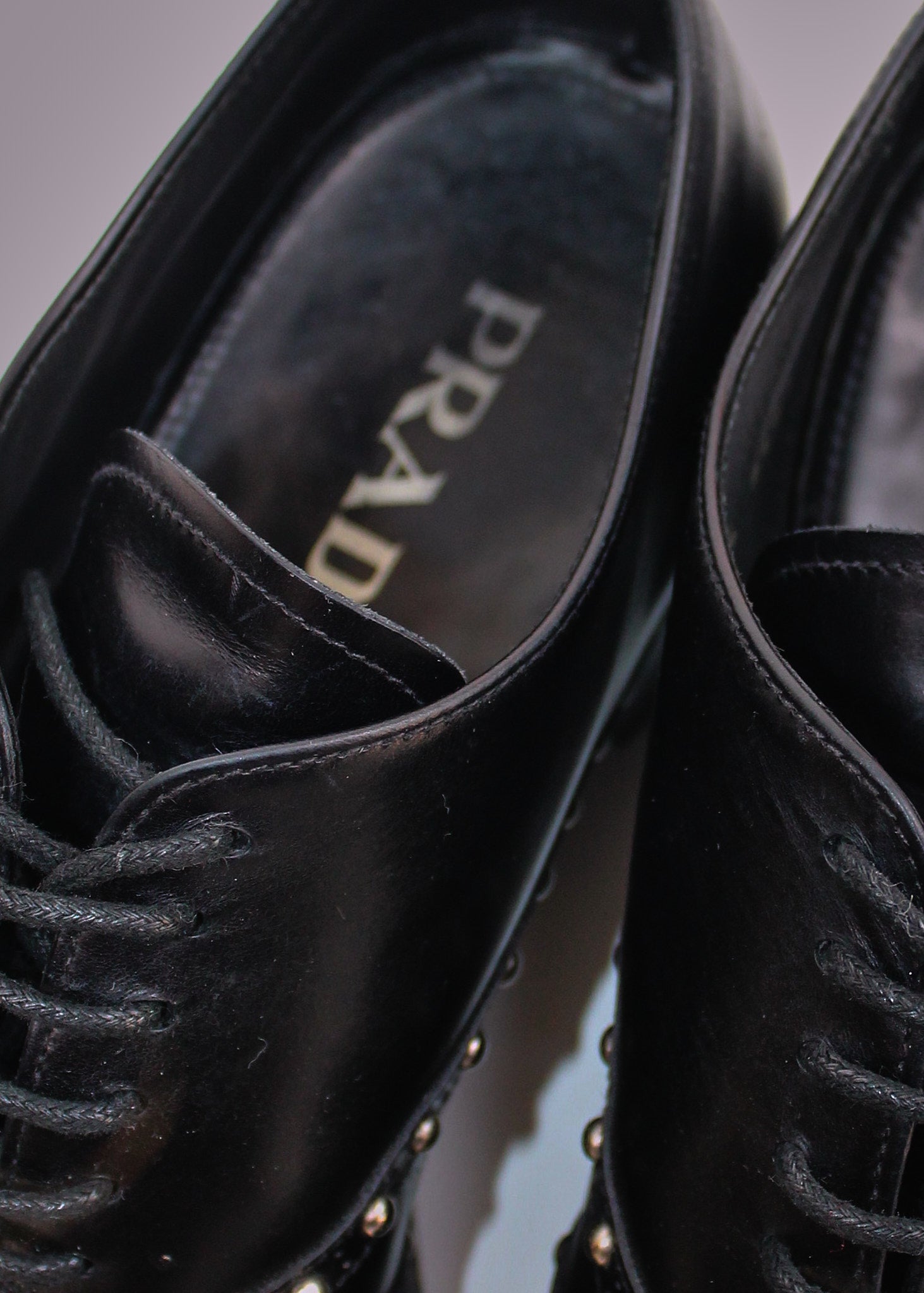 Prada Studded Oxford Shoes (FW 2012) (SIZE 41) – Repositório