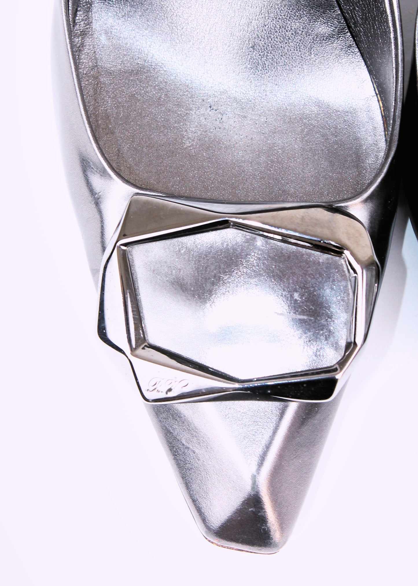 Roger Vivier Silver Shoes (SIZE 39.5)